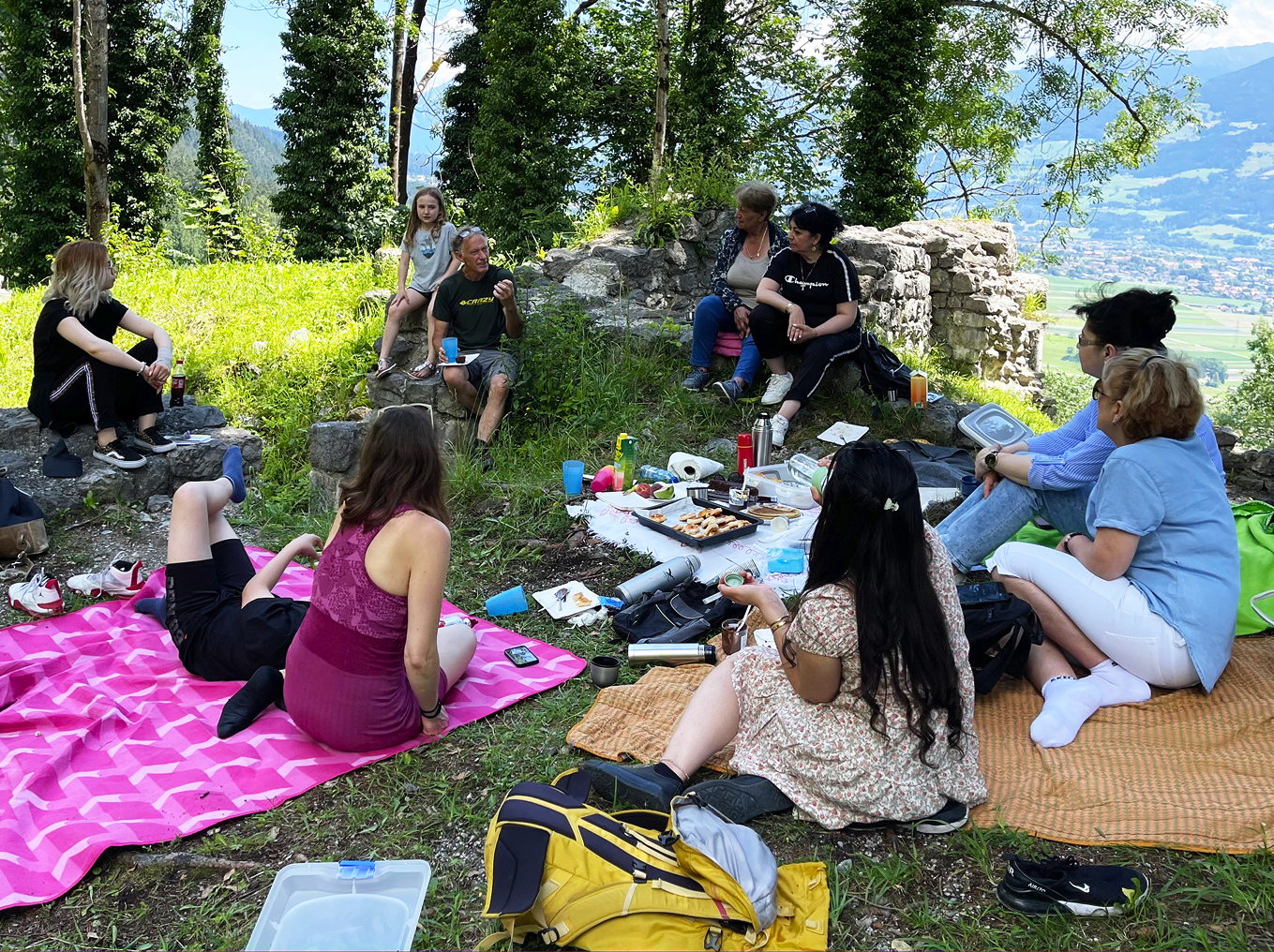 Sommerfest auf der Burgruine in Thaur