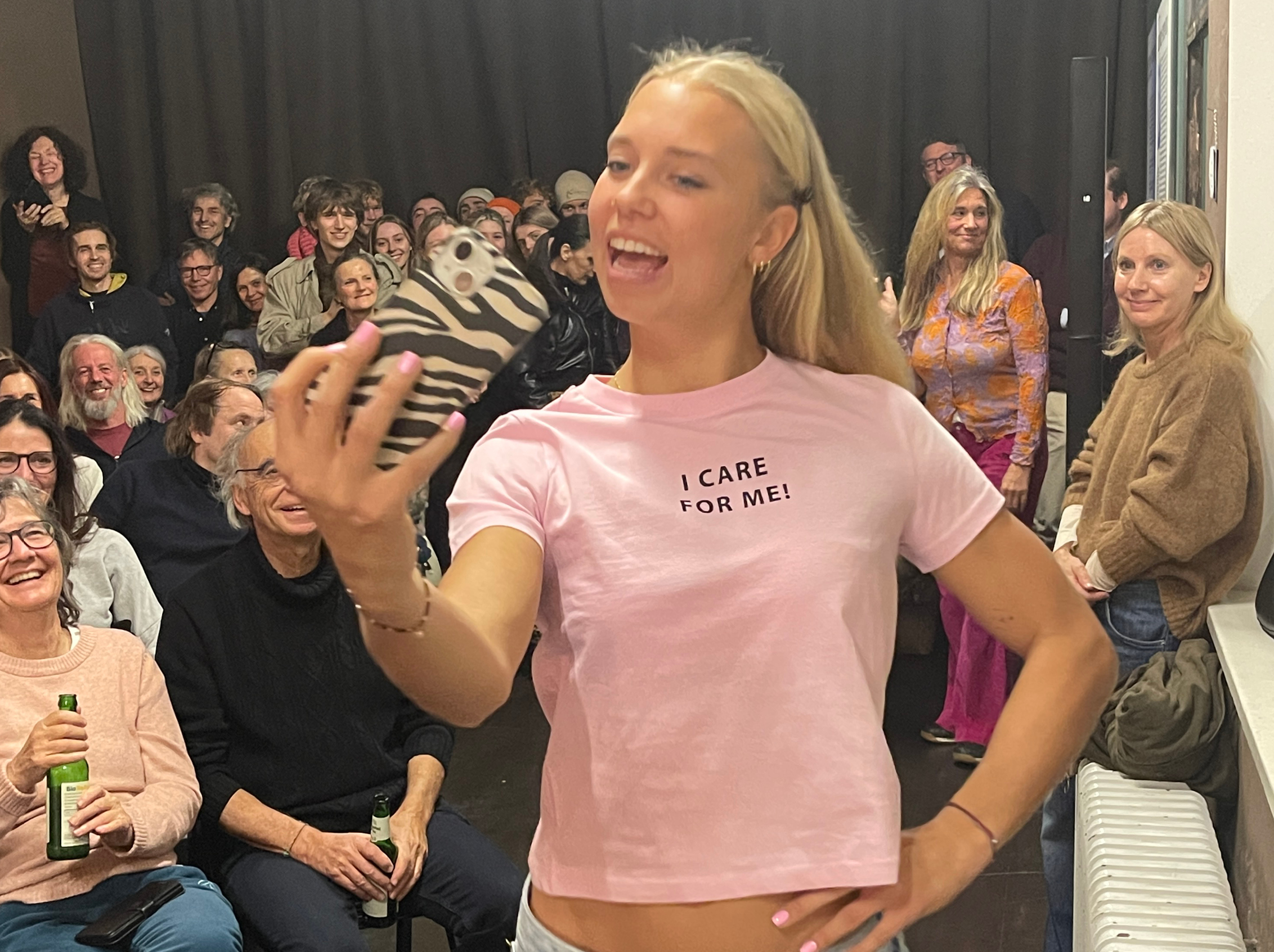 Mütter & Töcher performance