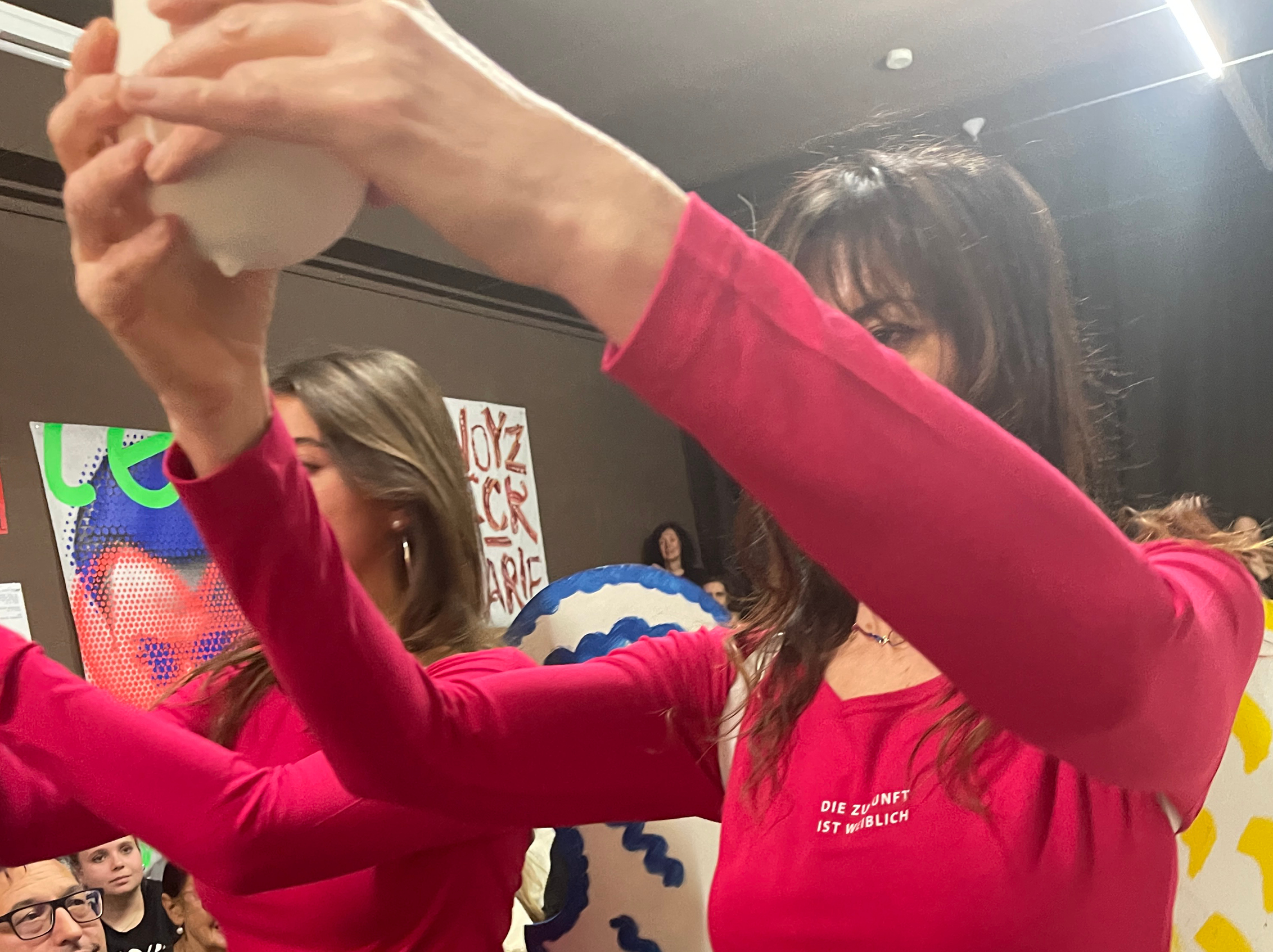 Die Zukunft ist weiblich Abschlussauftritt Mütter-Töchter Modeschau 25